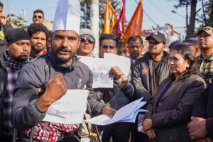 शिक्षामन्त्रीको आश्वासनपछि नेत्र चापागाईंद्वारा आन्दोलन स्थगित