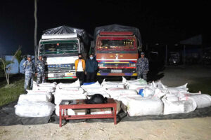 झापाबाट १६३६ किलो गाँजासहित २ जना पक्राउ