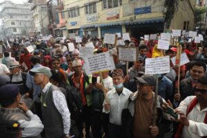 शान्तिबाटिकादेखि बालुवाटारसम्म सहकारी तथा लघुवित्त पीडितले निकाले र्‍याली