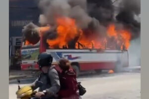 काठमाडौँमा गुडिरहेको बसमा आगलागी