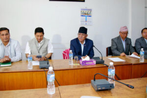 प्रचण्डको ब्रिफिङः शेरबहादुर देउवा फर्किएपछि गठबन्धनबारे छलफल हुन्छ