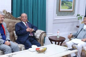 प्रधानमन्त्री र माओवादी अध्यक्ष प्रचण्डबीच छलफल