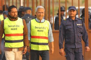 रवीन्द्र मिश्र अदालतमा उपस्थित