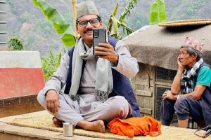 ‘माइतीघर’बाट बाहिरियो ‘माग्ने बुढा’को लुक्स