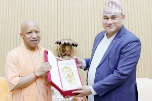 आदित्यनाथलाई लखनउमा भेटे सुदूरपश्चचिमका मुख्यमन्त्री शाहले