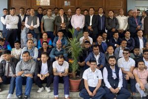 मन्त्रालयको मूलढोकामा निजामती कर्मचारीको धर्ना, विधेयकमा असन्तुष्टि