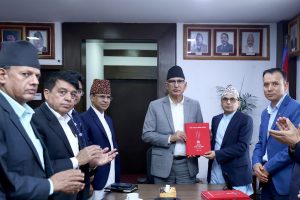 राजश्व परामर्श समितिद्दारा अर्थमन्त्री समक्ष प्रतिबेदन पेश