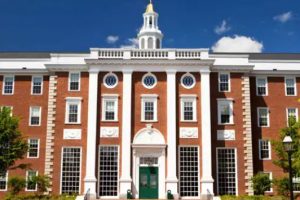 ट्रम्प प्रशासनको निर्णयः हार्वर्ड विश्वविद्यालयमा विदेशी विद्यार्थीको प्रवेशमा प्रतिबन्ध