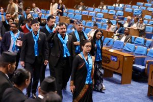 गृहमन्त्रीले बनाएको छानबिन समिति स्वीकार नगर्ने भन्दै रास्वपा र राप्रपाले गरे संसद बहिष्कार