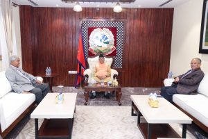 छलफलमा जुट्दै ओली, देउवा र प्रचण्ड